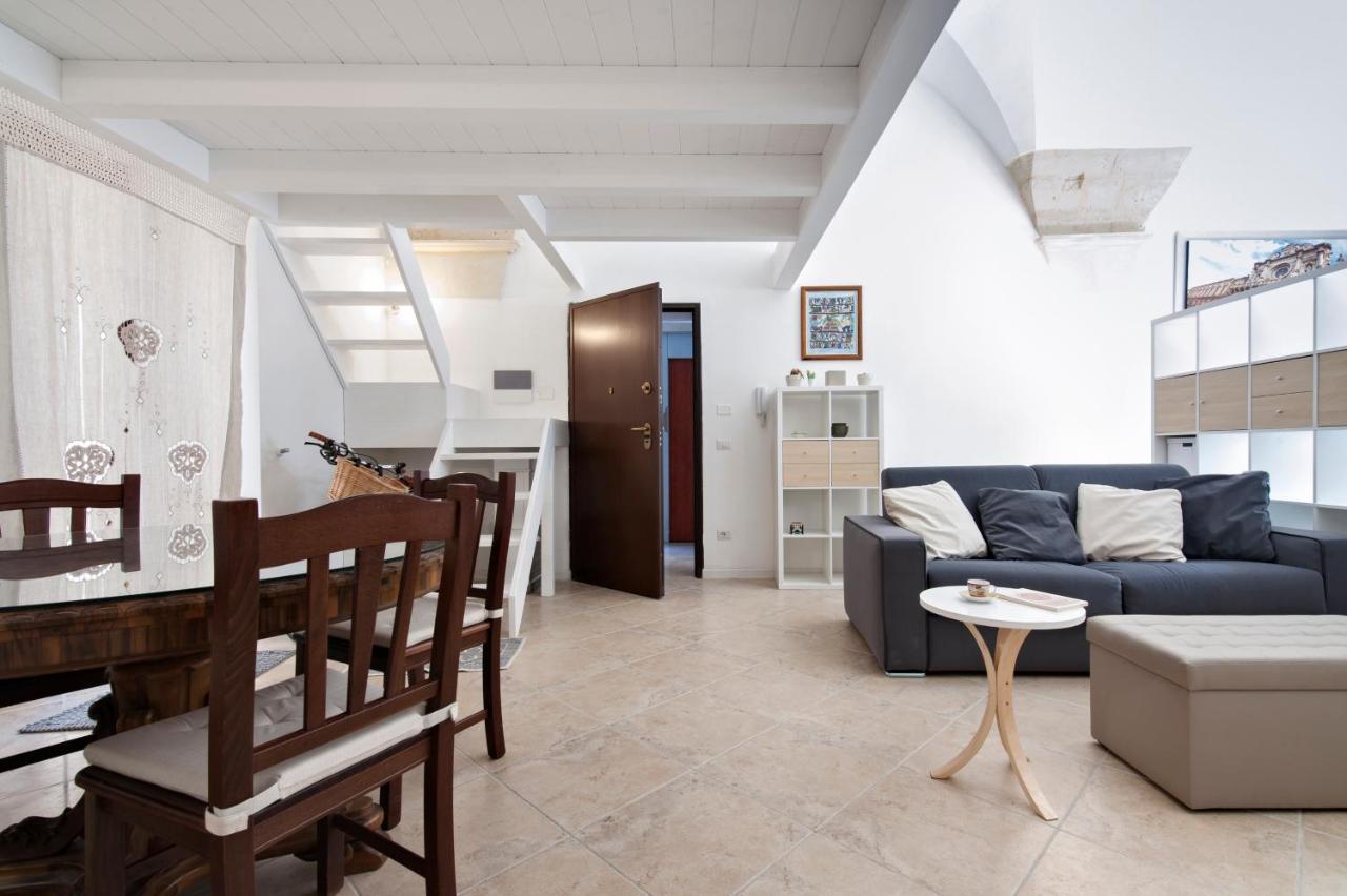 Mesagnesi 6 - Loft Centro Storico Sit Apartamento Lecce Exterior foto